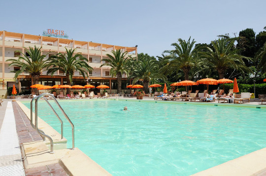 Hotel Oasis